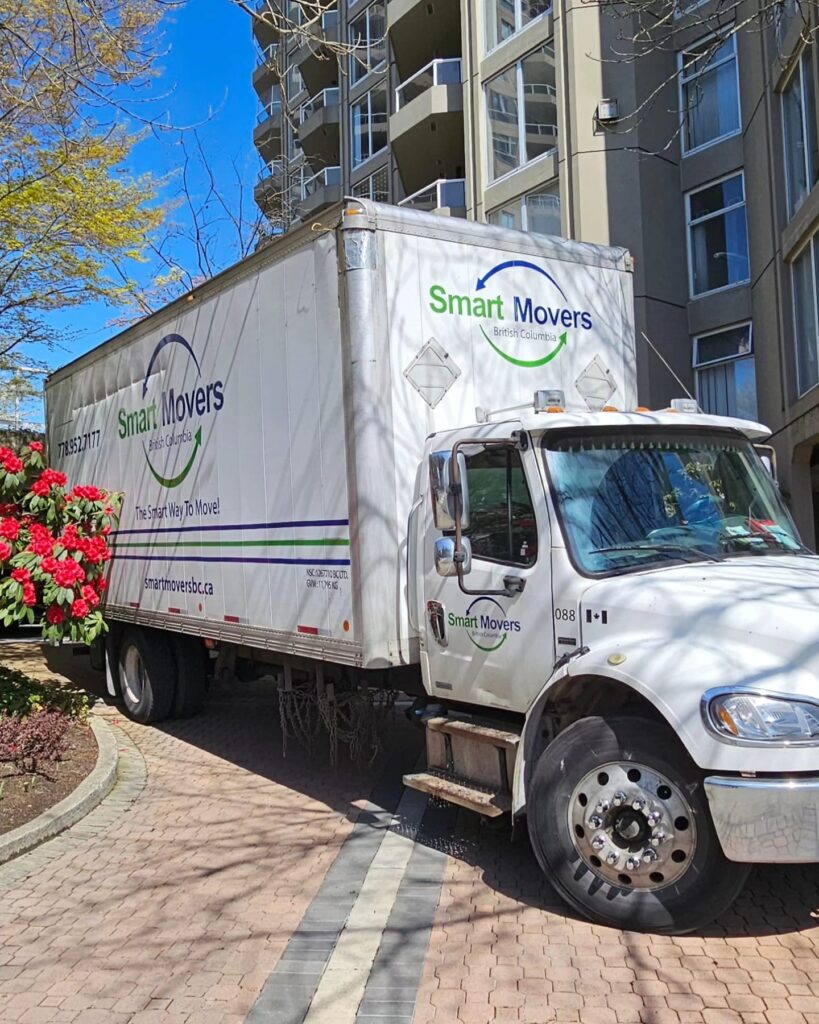 Cross border movers handling a residential move between Vancouver and the U.S